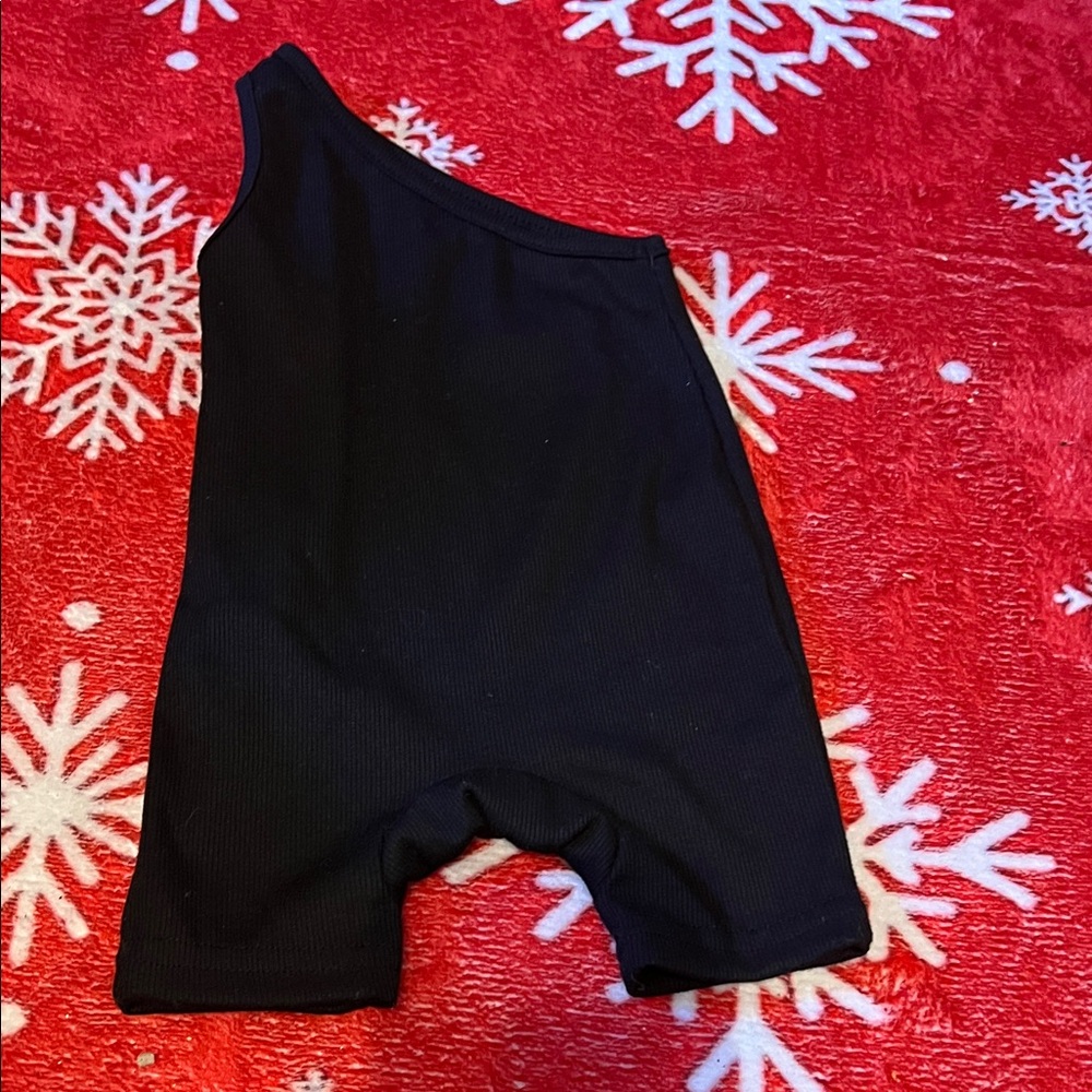 SHEIN Black One-Shoulder Outfit